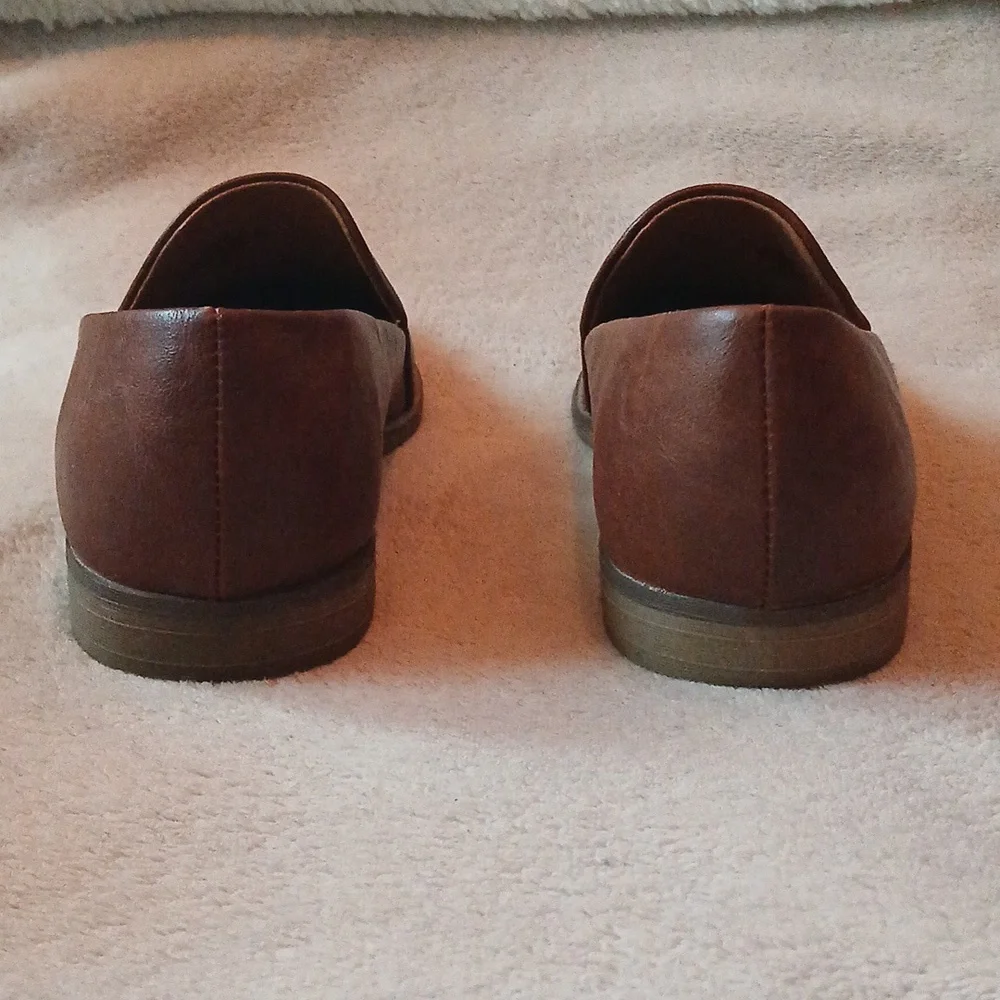 Brown faux leather loafers size 7.5 - Picture 3 of 6